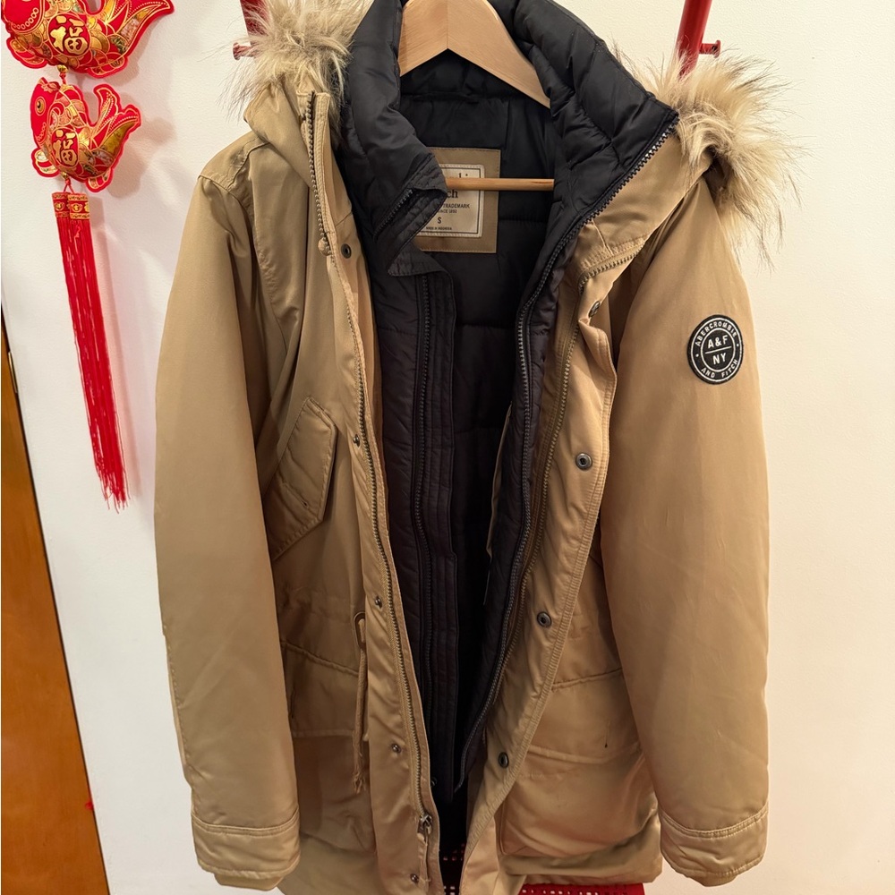 Abercrombie & Fitch Men's Tan Puffer Coat with Faux Fur Hood